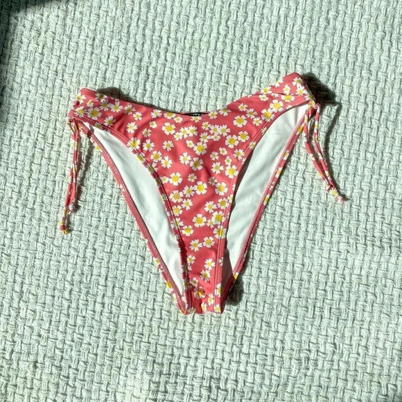 NASTY Gal Floral Print High Waist Cheeky Bikini Bottoms Size US 2 - Picture 2 of 5
